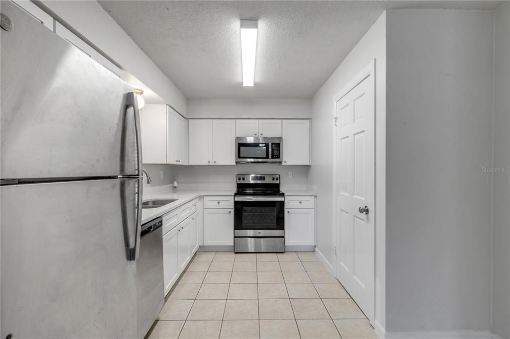 En Venta: $299,900 (2 camas, 2 baños, 1352 Pies cuadrados)