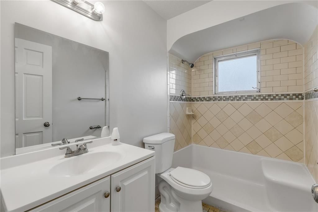 En Venta: $299,900 (2 camas, 2 baños, 1352 Pies cuadrados)