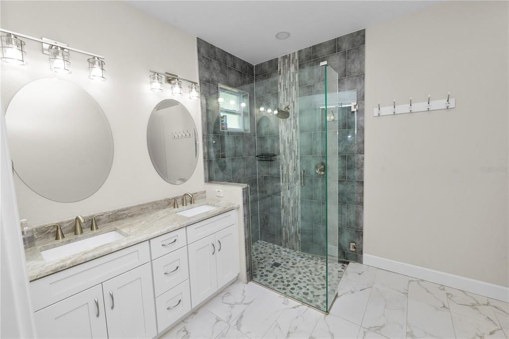 For Sale: $469,900 (3 beds, 2 baths, 1800 Square Feet)