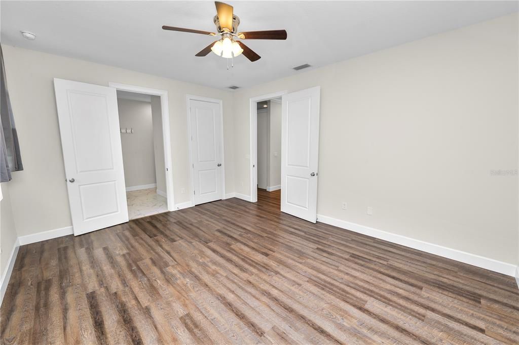 For Sale: $469,900 (3 beds, 2 baths, 1800 Square Feet)