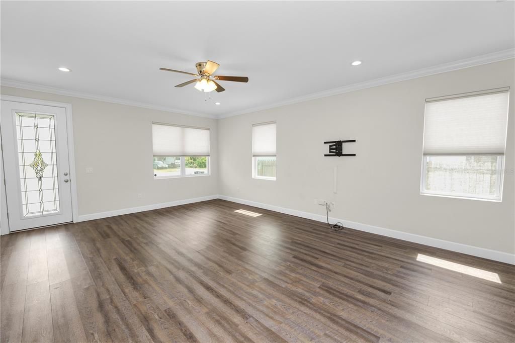 For Sale: $469,900 (3 beds, 2 baths, 1800 Square Feet)