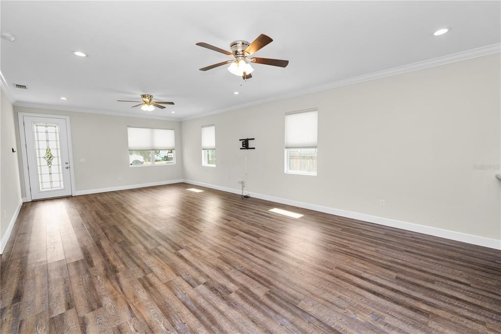 For Sale: $469,900 (3 beds, 2 baths, 1800 Square Feet)