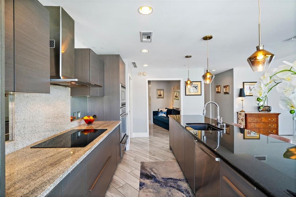 For Rent: $5,795 (1 beds, 1 baths, 1225 Square Feet)