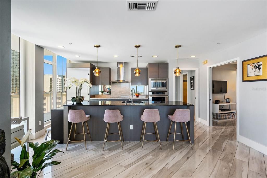 For Rent: $5,795 (1 beds, 1 baths, 1225 Square Feet)
