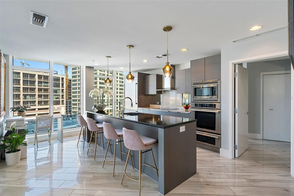 For Rent: $5,795 (1 beds, 1 baths, 1225 Square Feet)