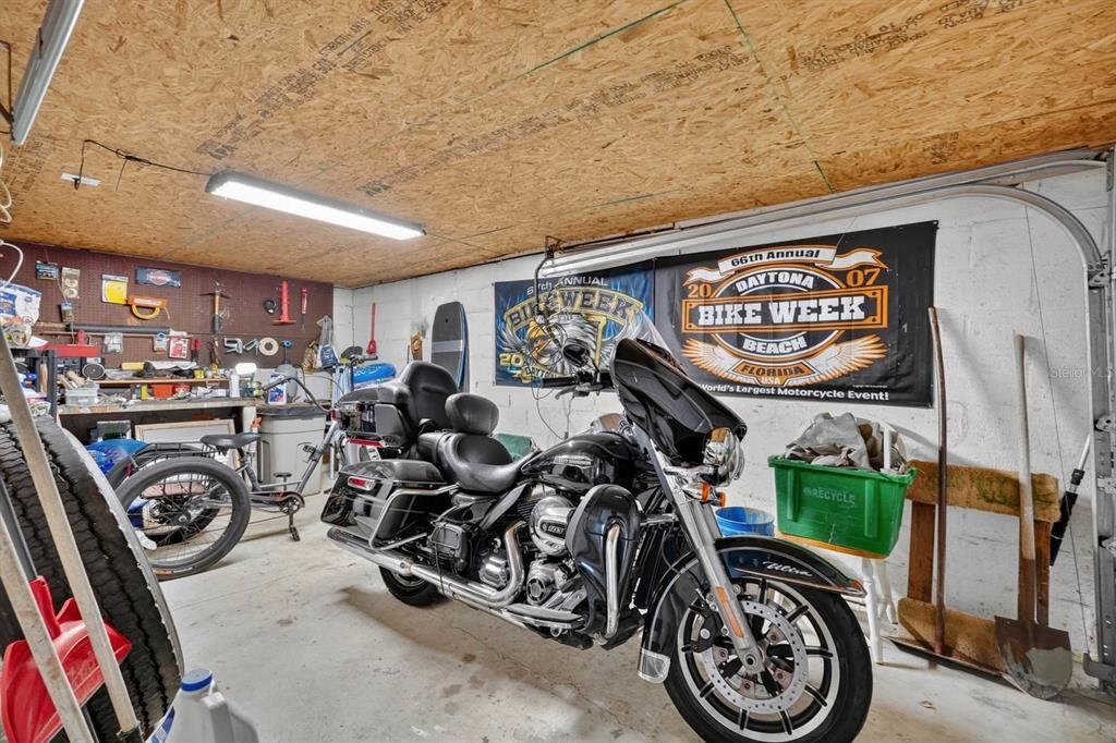 На продажу: $375,000 (4 спален, 0 ванн, 1719 Квадратных фут)