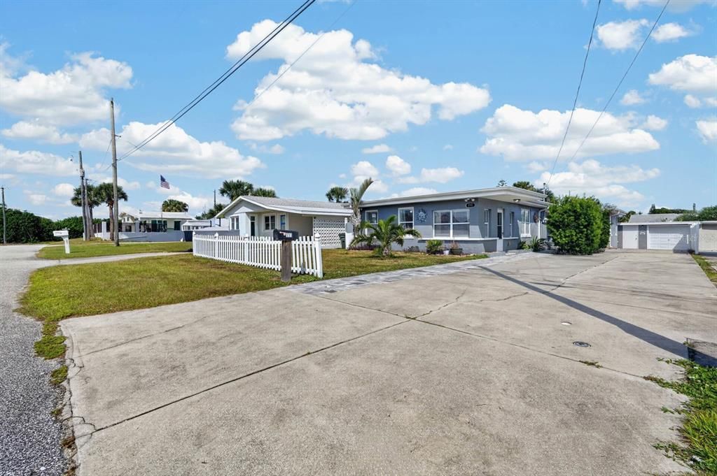 На продажу: $375,000 (4 спален, 0 ванн, 1719 Квадратных фут)