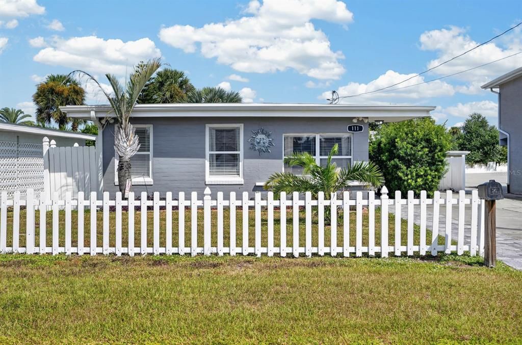 На продажу: $375,000 (4 спален, 0 ванн, 1719 Квадратных фут)