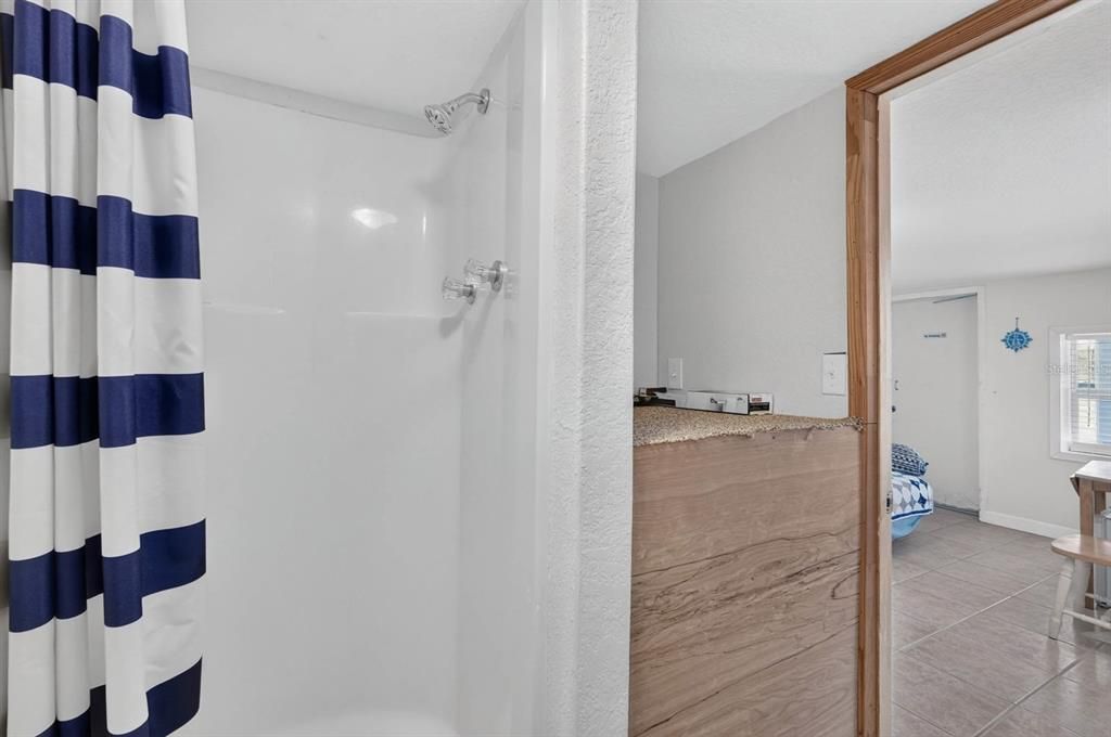 На продажу: $375,000 (4 спален, 0 ванн, 1719 Квадратных фут)