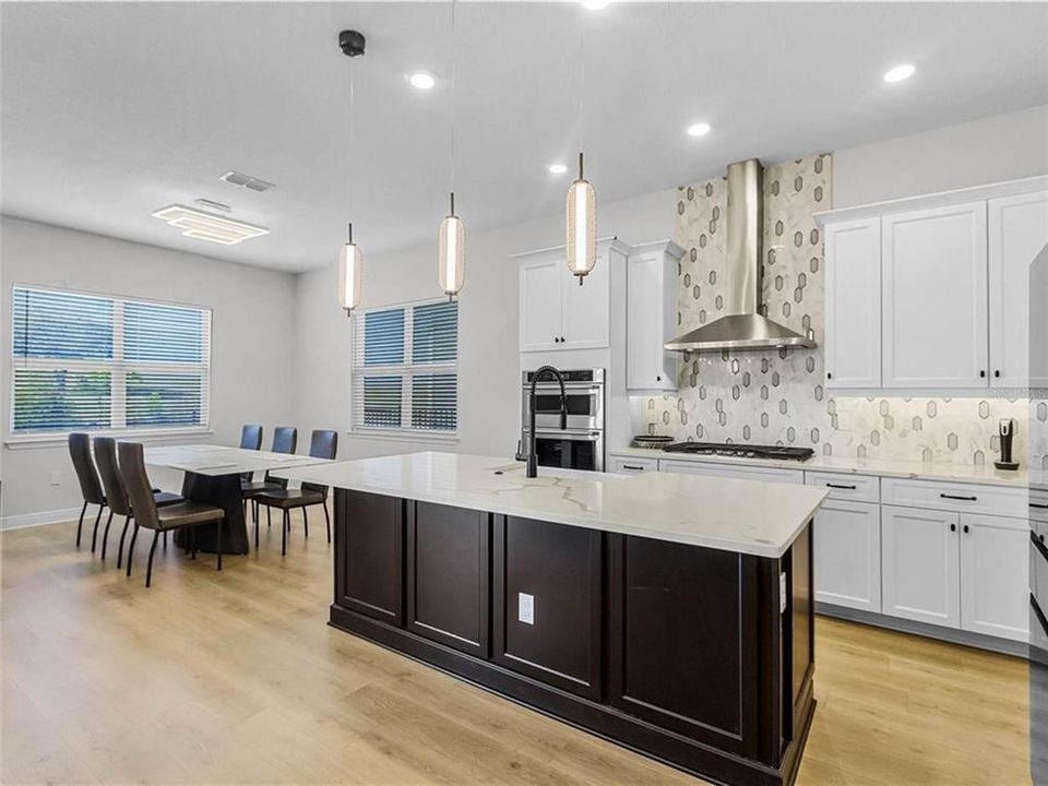 For Sale: $850,000 (4 beds, 3 baths, 2837 Square Feet)