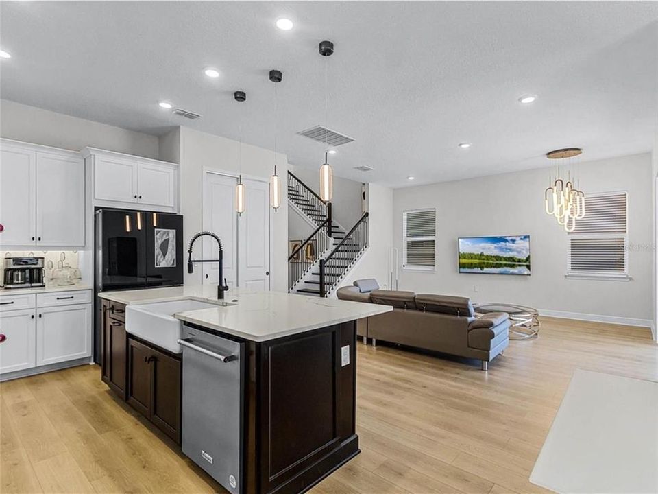 For Sale: $850,000 (4 beds, 3 baths, 2837 Square Feet)