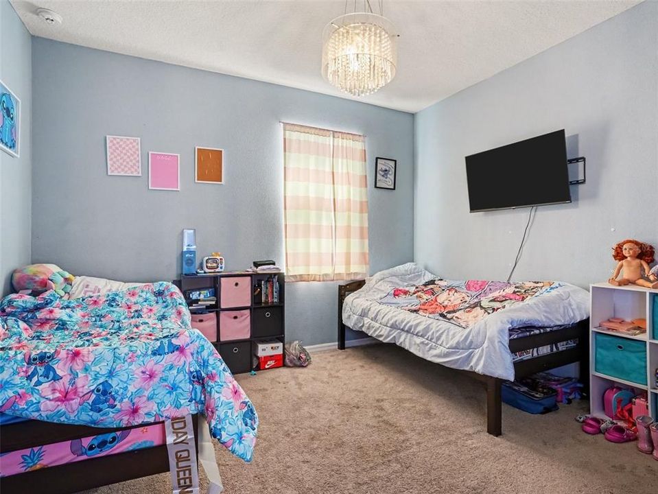 For Sale: $300,000 (4 beds, 3 baths, 1990 Square Feet)