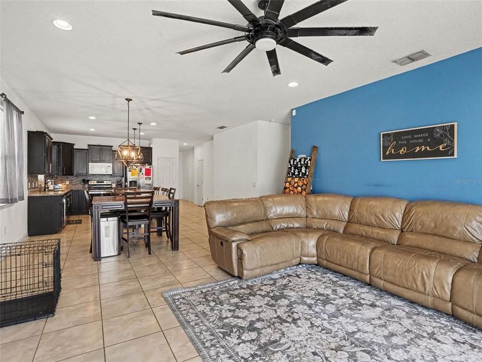 For Sale: $300,000 (4 beds, 3 baths, 1990 Square Feet)