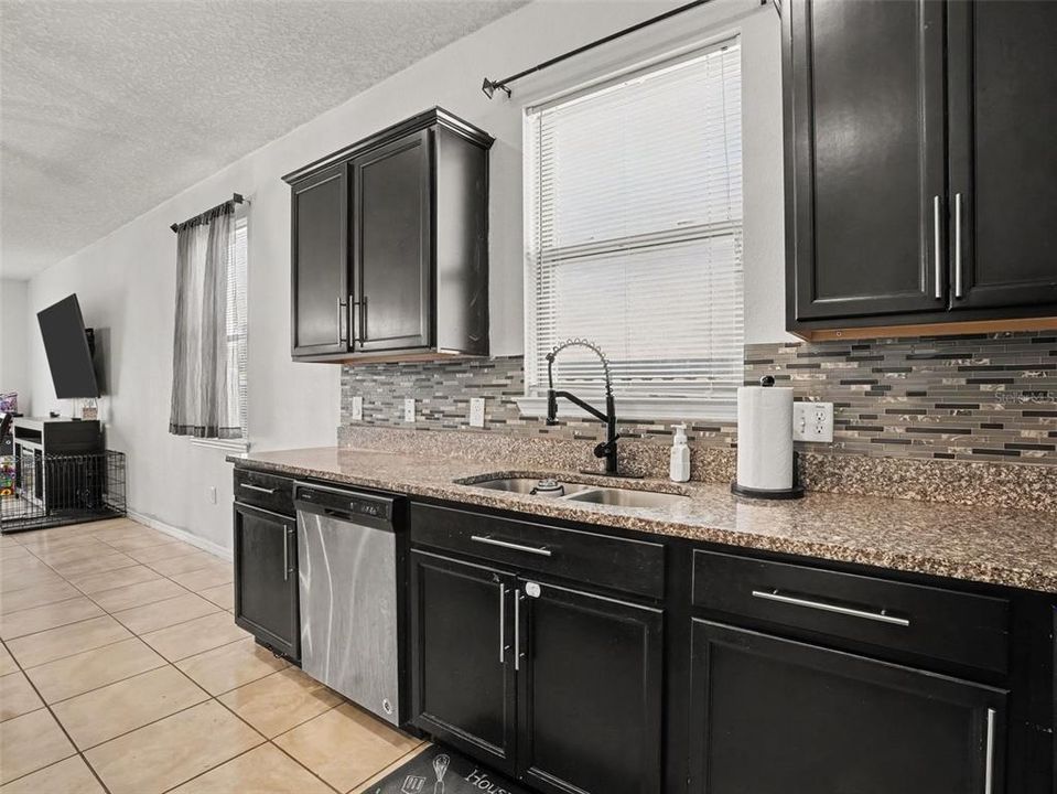 For Sale: $300,000 (4 beds, 3 baths, 1990 Square Feet)