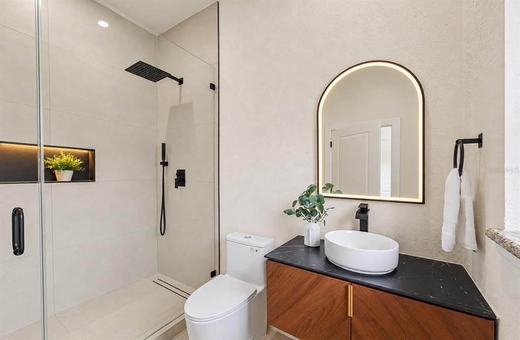 Active With Contract: $1,545,000 (6 beds, 5 baths, 3702 Square Feet)