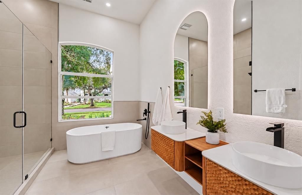 Active With Contract: $1,545,000 (6 beds, 5 baths, 3702 Square Feet)