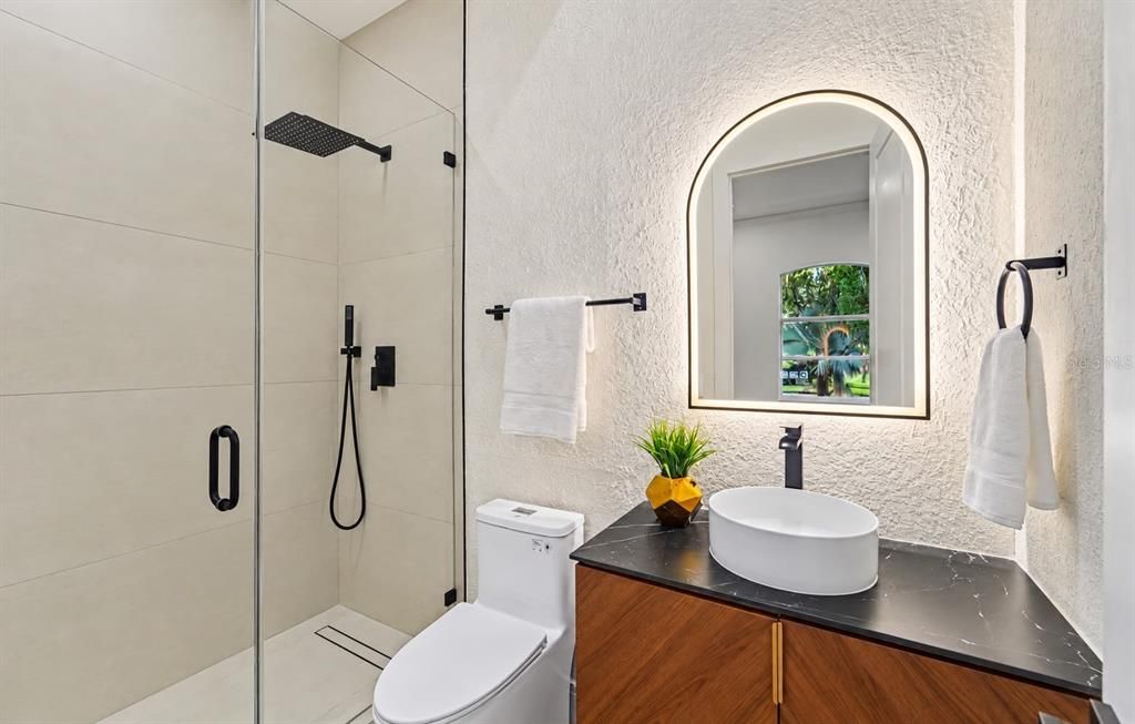 Active With Contract: $1,545,000 (6 beds, 5 baths, 3702 Square Feet)