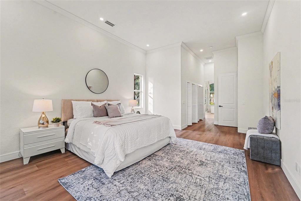 Active With Contract: $1,545,000 (6 beds, 5 baths, 3702 Square Feet)