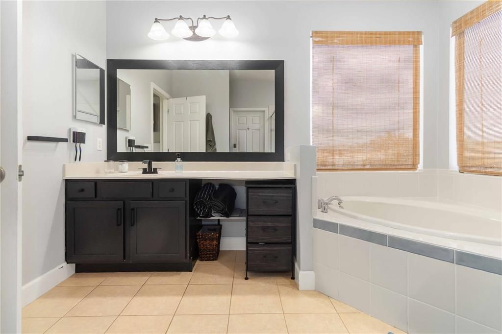 For Sale: $524,900 (5 beds, 3 baths, 3004 Square Feet)