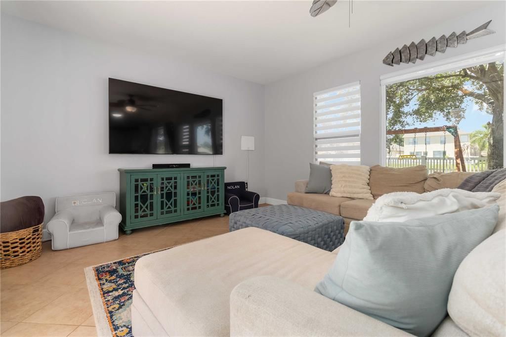 For Sale: $524,900 (5 beds, 3 baths, 3004 Square Feet)