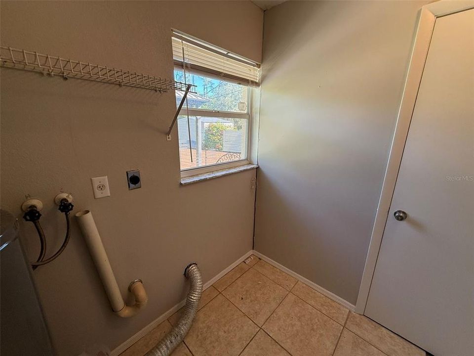 В аренду: $1,550 (3 спален, 1 ванн, 1050 Квадратных фут)