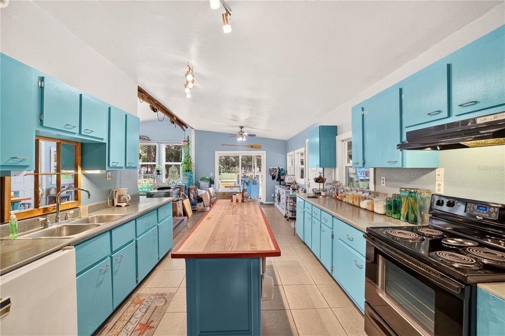 En Venta: $200,000 (1 camas, 1 baños, 1548 Pies cuadrados)
