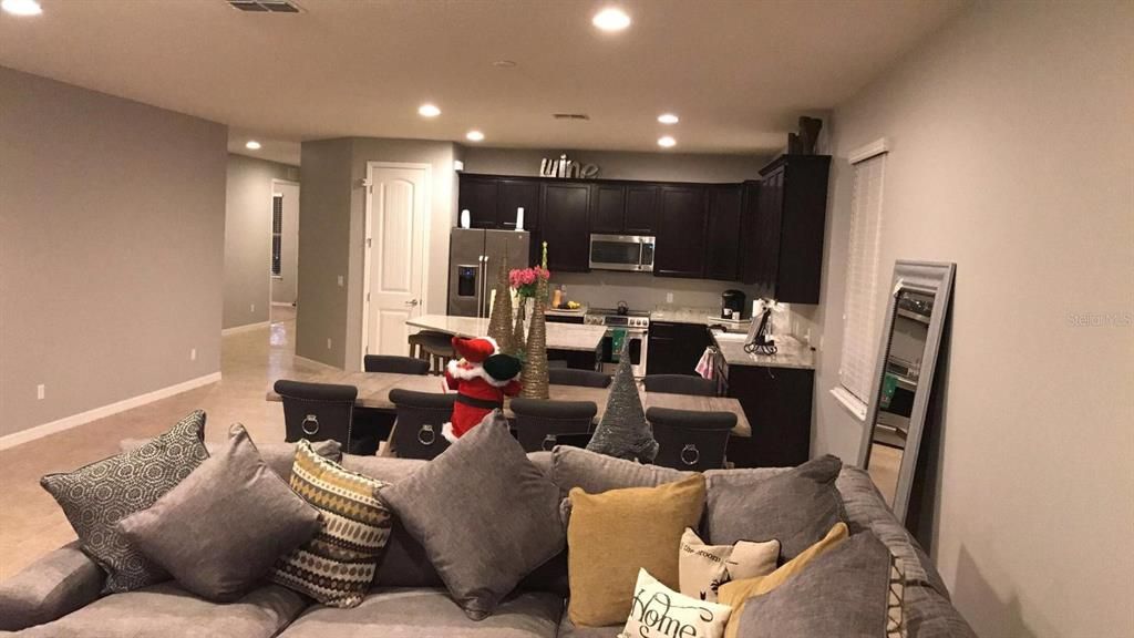 For Rent: $2,600 (3 beds, 2 baths, 2144 Square Feet)