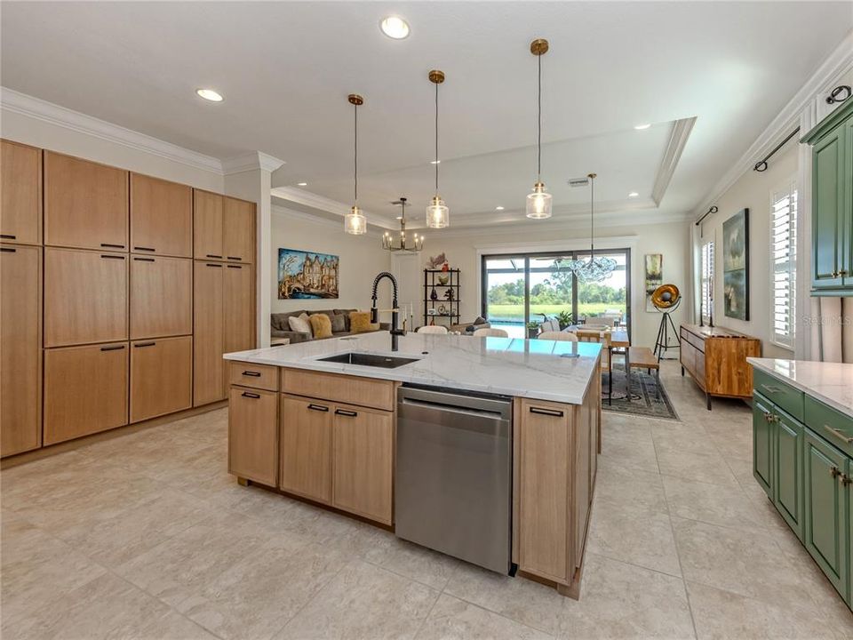 En Venta: $975,000 (3 camas, 3 baños, 2386 Pies cuadrados)