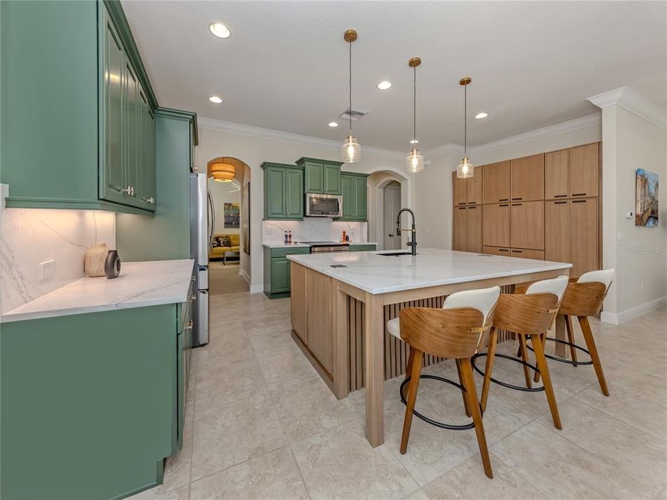 En Venta: $975,000 (3 camas, 3 baños, 2386 Pies cuadrados)