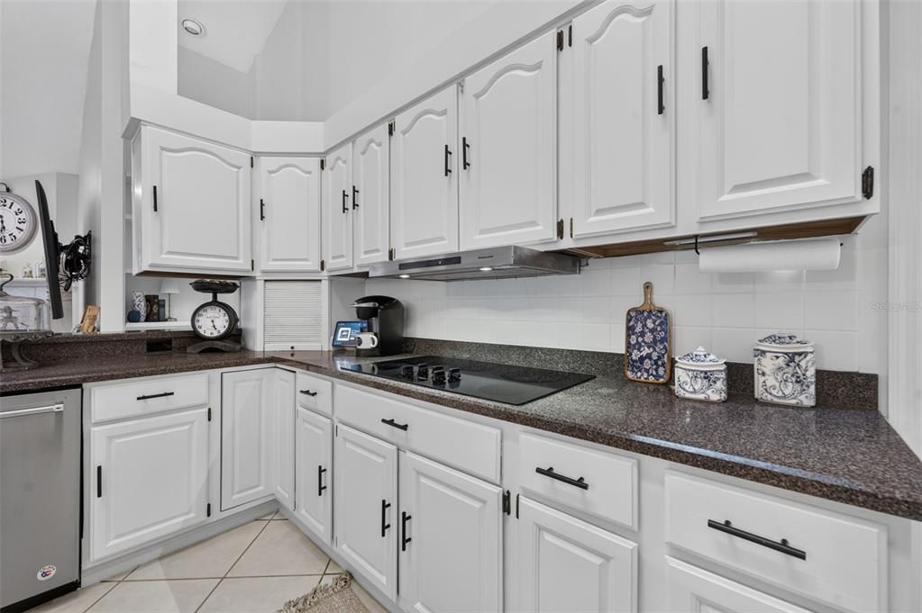 En Venta: $725,000 (4 camas, 2 baños, 2780 Pies cuadrados)