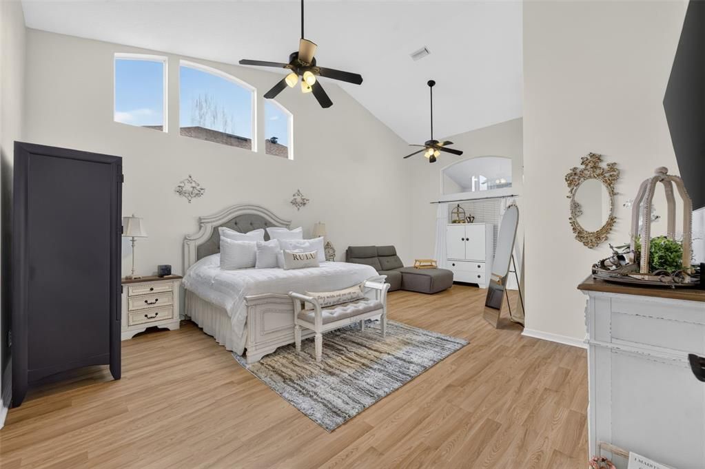 En Venta: $725,000 (4 camas, 2 baños, 2780 Pies cuadrados)