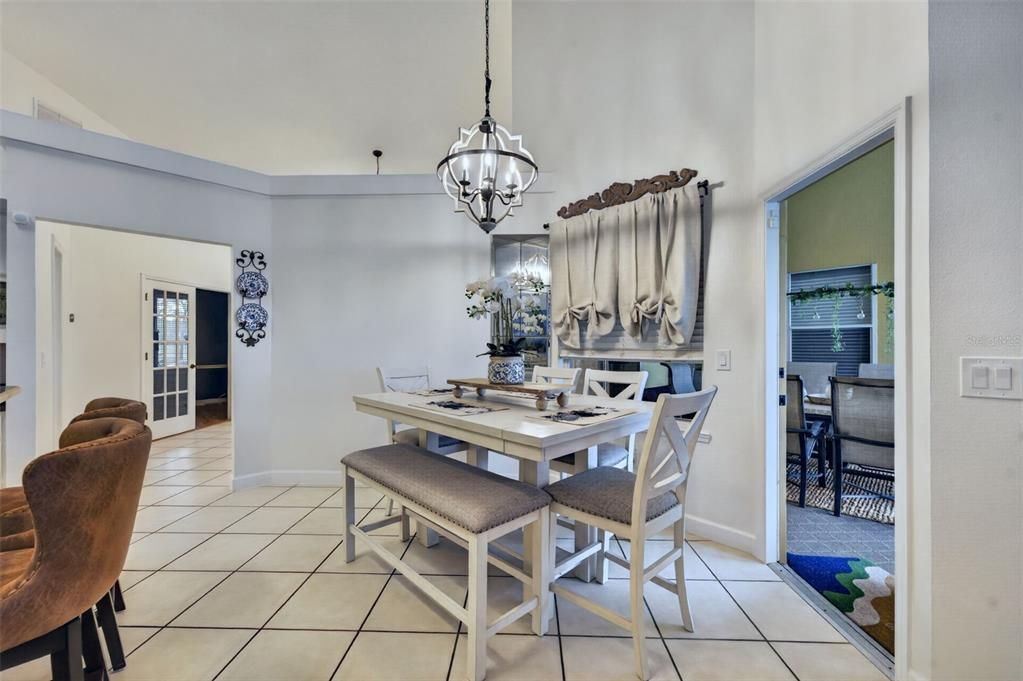 En Venta: $725,000 (4 camas, 2 baños, 2780 Pies cuadrados)