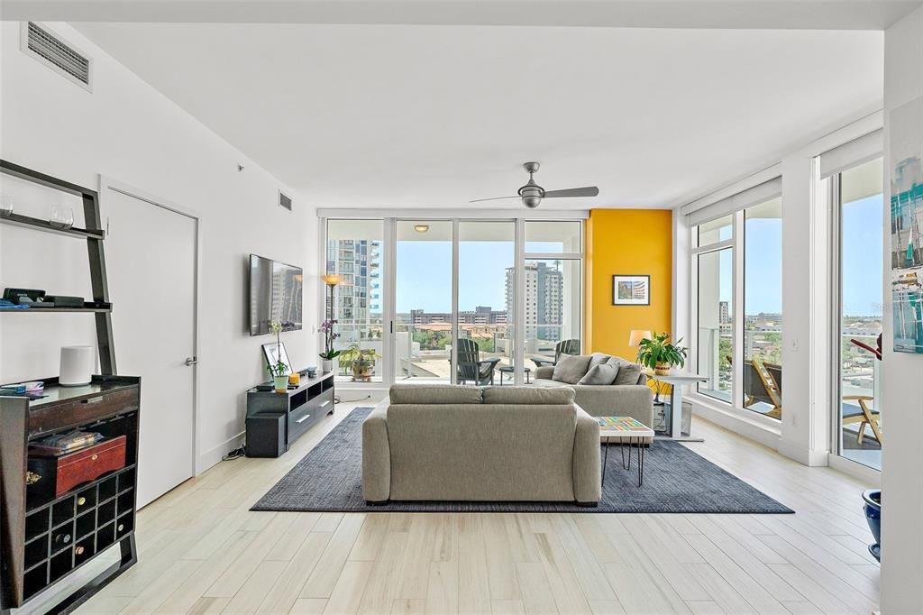For Rent: $5,495 (1 beds, 1 baths, 1225 Square Feet)