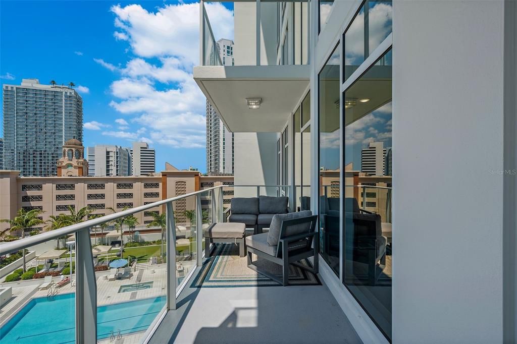 For Rent: $5,495 (1 beds, 1 baths, 1225 Square Feet)