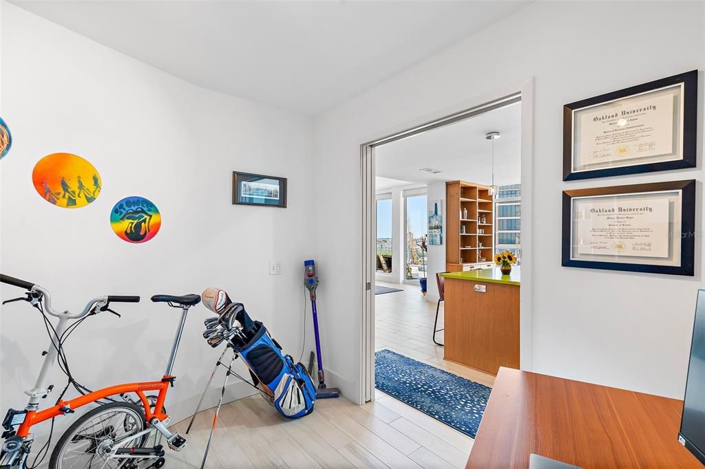 For Rent: $5,495 (1 beds, 1 baths, 1225 Square Feet)