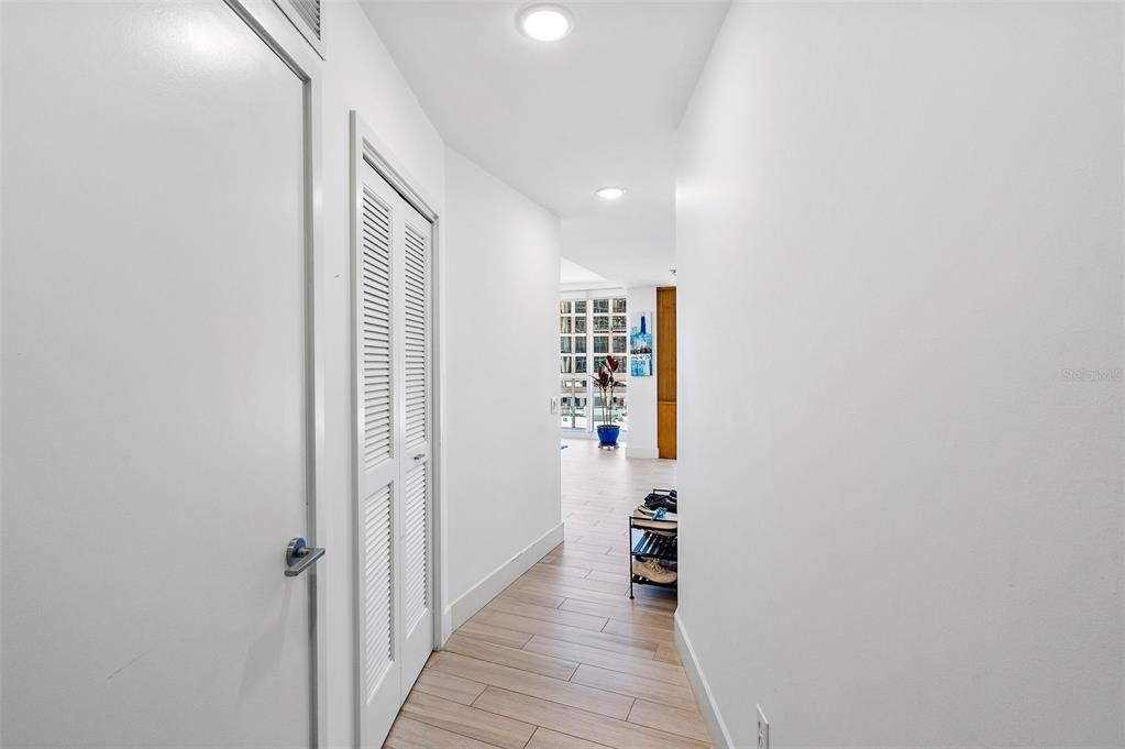 For Rent: $5,495 (1 beds, 1 baths, 1225 Square Feet)