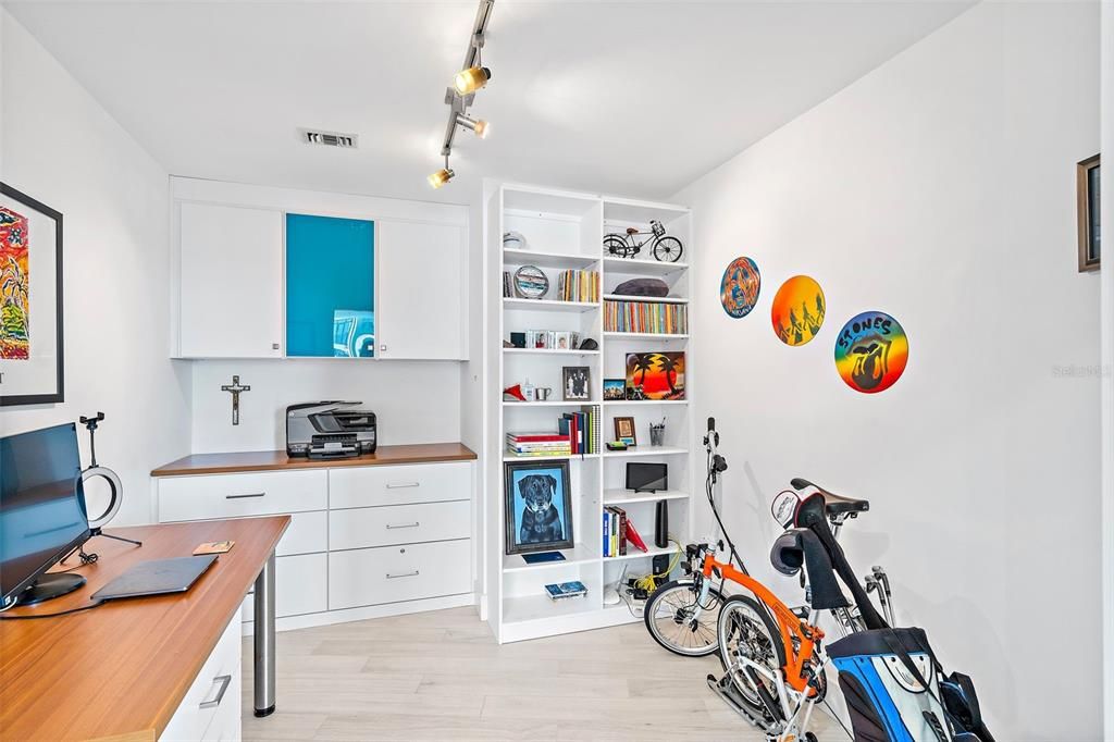 For Rent: $5,495 (1 beds, 1 baths, 1225 Square Feet)