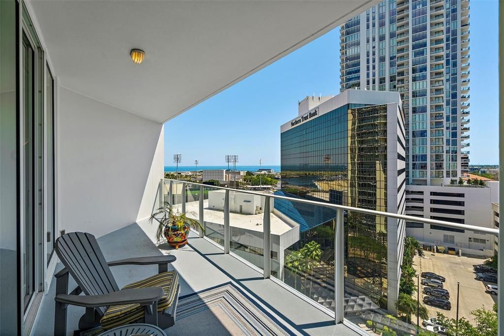 For Rent: $5,495 (1 beds, 1 baths, 1225 Square Feet)