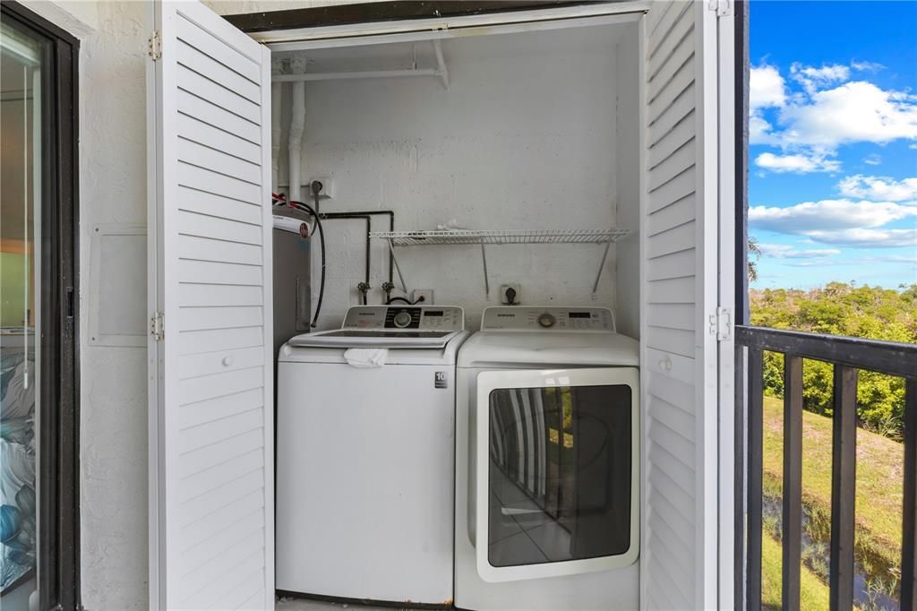 На продажу: $309,000 (2 спален, 2 ванн, 811 Квадратных фут)