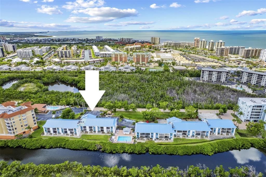 На продажу: $309,000 (2 спален, 2 ванн, 811 Квадратных фут)