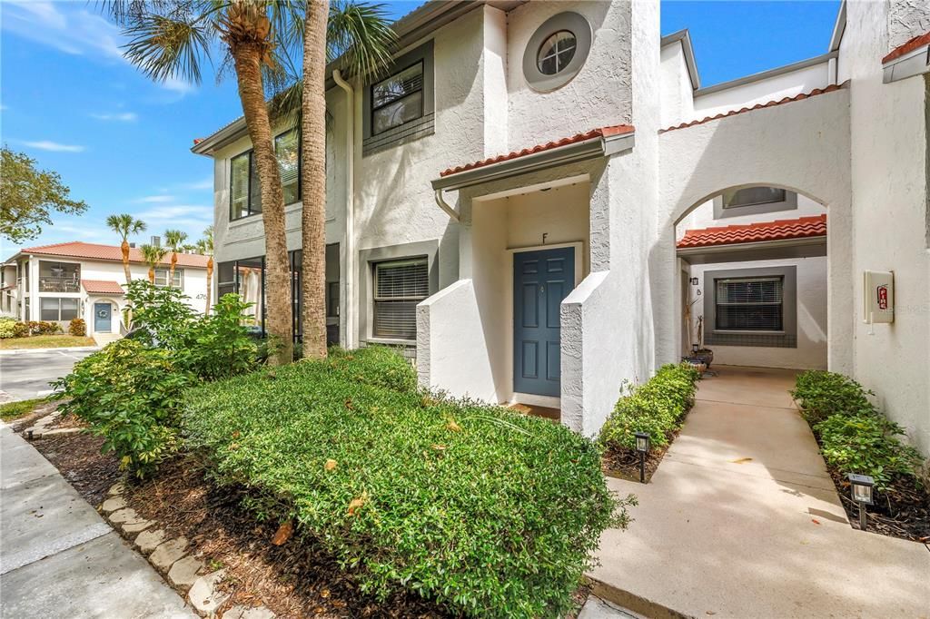 For Sale: $295,000 (2 beds, 2 baths, 1025 Square Feet)