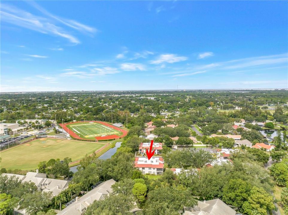 For Sale: $295,000 (2 beds, 2 baths, 1025 Square Feet)