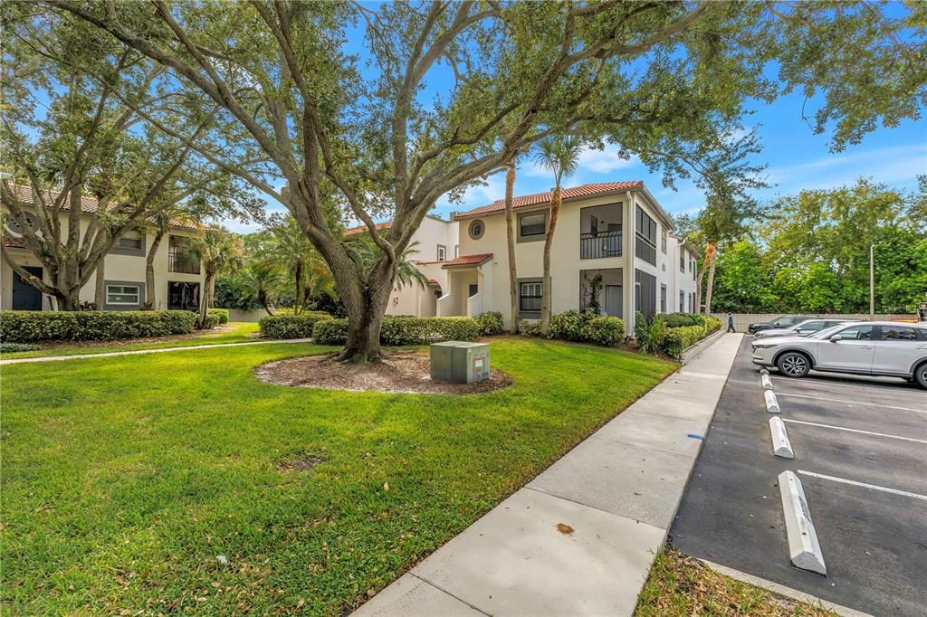 For Sale: $295,000 (2 beds, 2 baths, 1025 Square Feet)