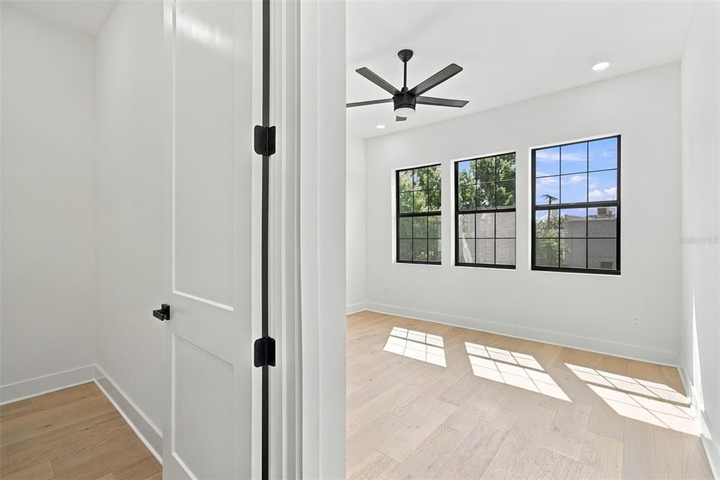 For Sale: $1,295,000 (4 beds, 4 baths, 3090 Square Feet)