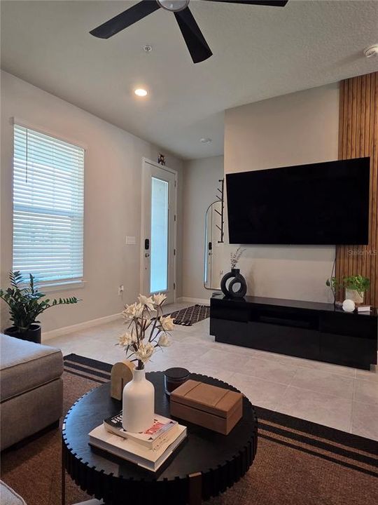 For Sale: $399,990 (2 beds, 2 baths, 1472 Square Feet)