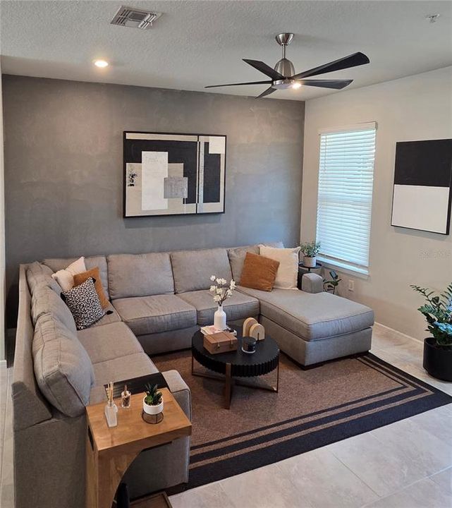 For Sale: $399,990 (2 beds, 2 baths, 1472 Square Feet)