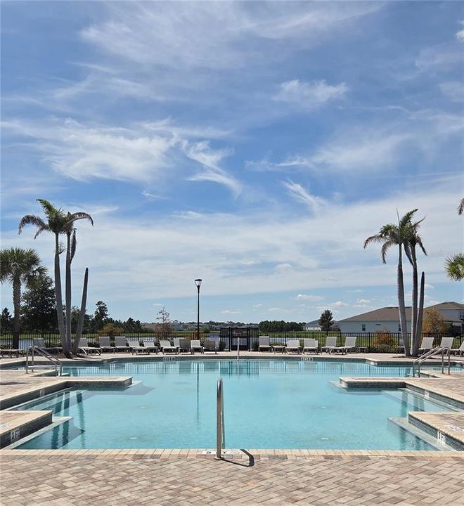 For Sale: $399,990 (2 beds, 2 baths, 1472 Square Feet)