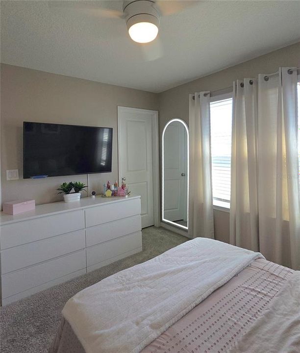 For Sale: $399,990 (2 beds, 2 baths, 1472 Square Feet)