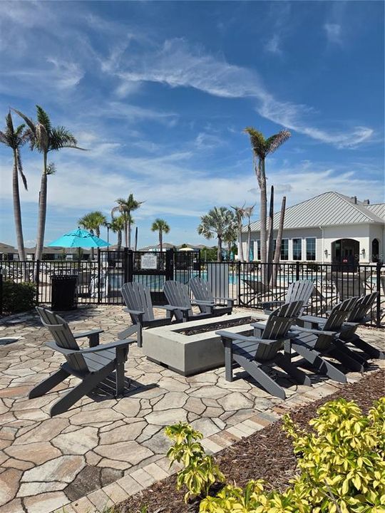 For Sale: $399,990 (2 beds, 2 baths, 1472 Square Feet)