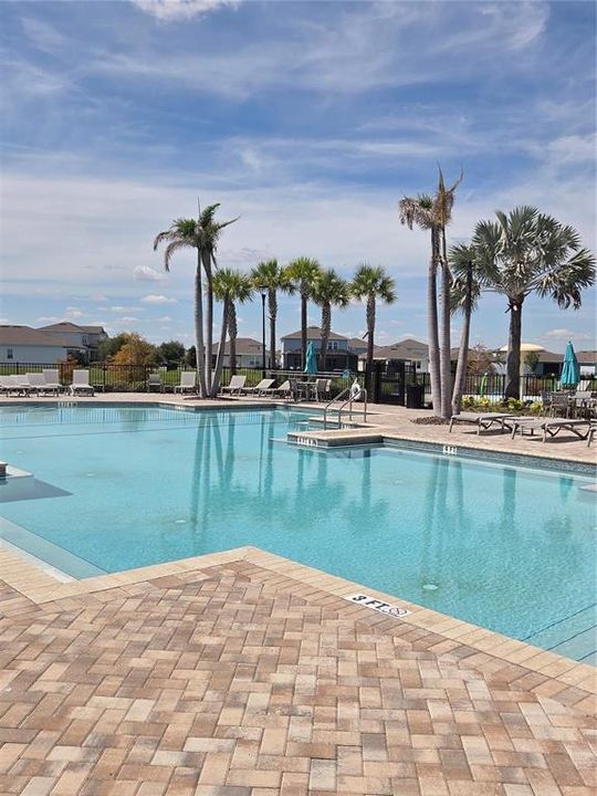 For Sale: $399,990 (2 beds, 2 baths, 1472 Square Feet)